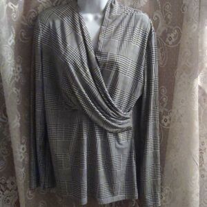 DNKY Women's Size L Pull Over Classic Black‎ White Houndstooth Long Sleeve Top